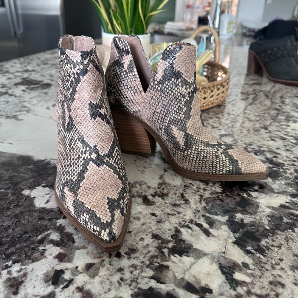 Vince Camuto Gigietta Tan Snake Booties